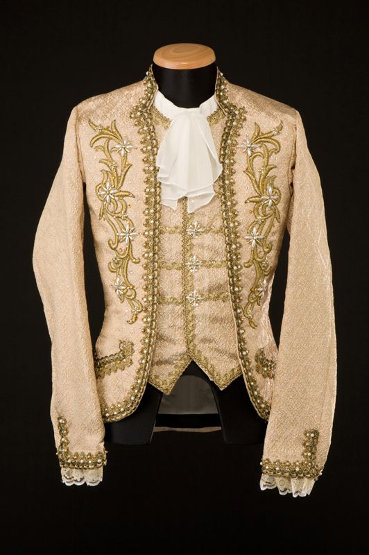 Men 3pc French Rococo Fashion 18th Century Suit Costume Hand Embroidery Free Lace Jabots & Cuff (HS-142) Bespoke Point