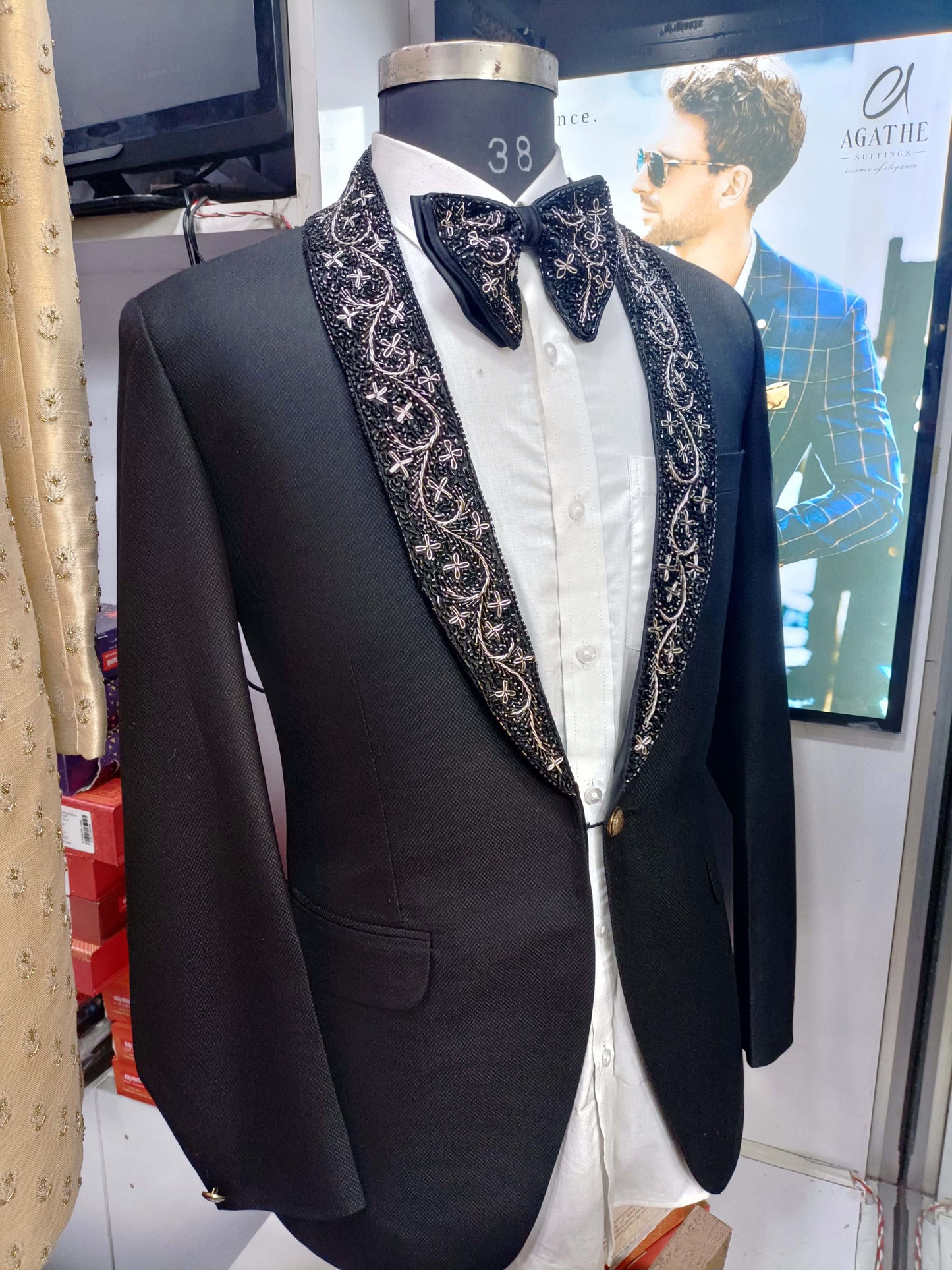 Men 2pc Embroidery Black Velvet Suit (NS-12)